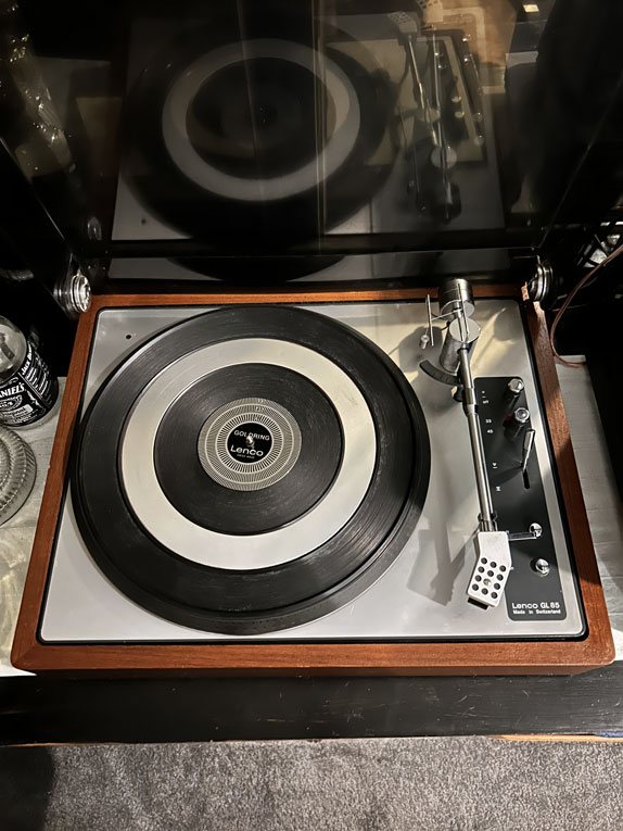 Eli Mayne hi-fi system