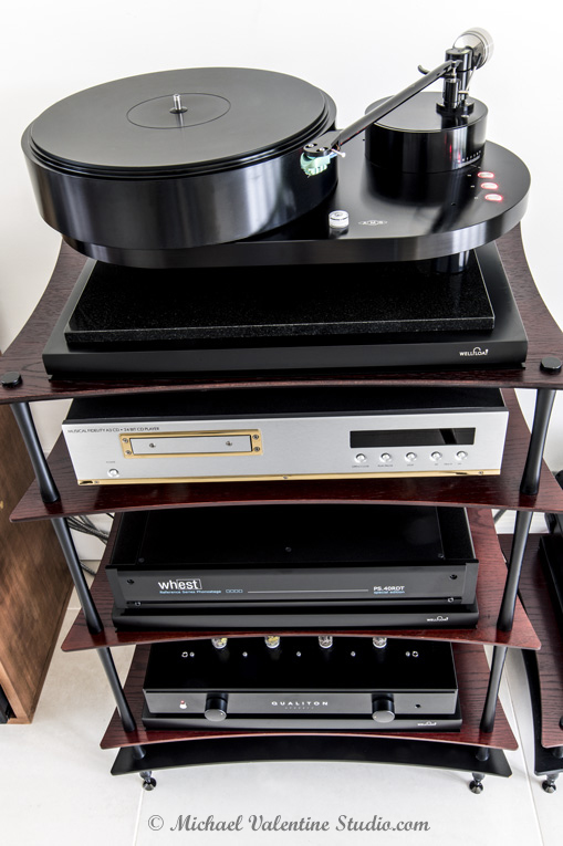 WELLFLOAT Board Slim Model 3534SF with AMG Viella V12 Turntable, Whest PS40RDT phono stage & Qualiton C200 preamplifier