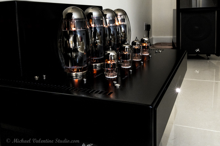 Qualiton P200 Amplifier & C200 Preamplifier with KT150 valves