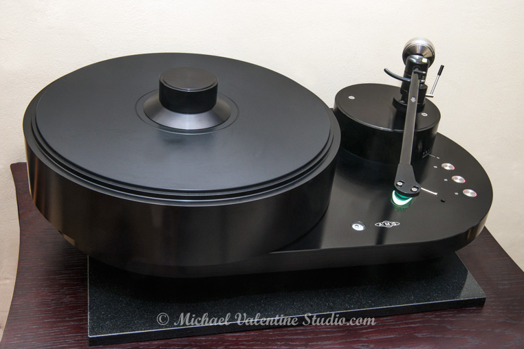 AMG Viella V12 turntable