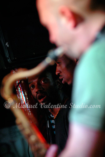 Adriano Adewale, Kadialy Kouyate & Marcelo Andrade