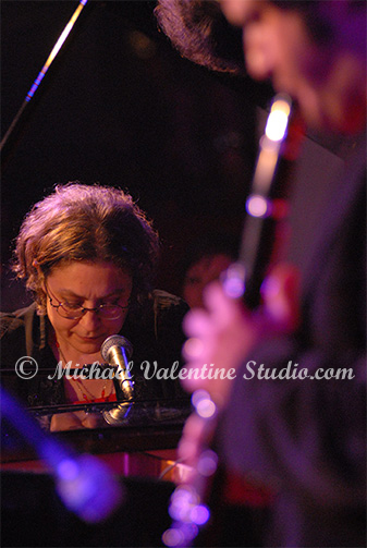 Ayse T&uuml;t&uuml;nc&uuml;