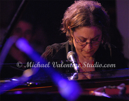Ayse T&uuml;t&uuml;nc&uuml;