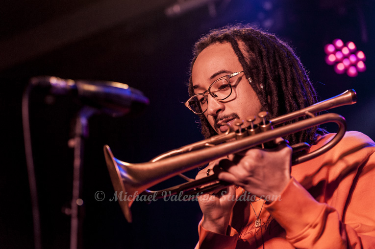 Kassa Overall featuring Theo Croker