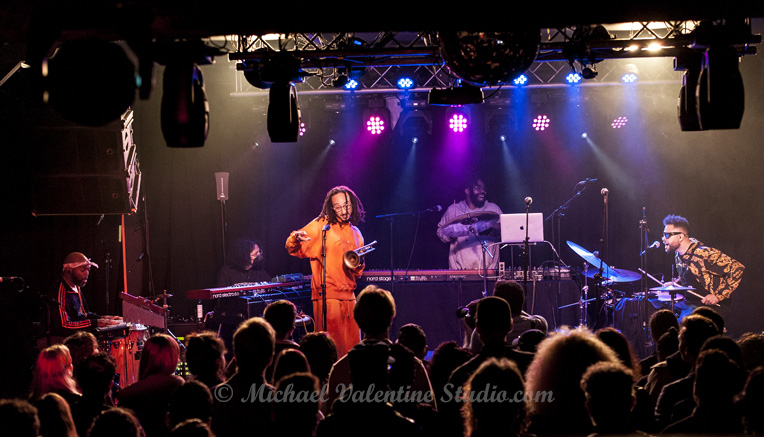 Kassa Overall featuring Theo Croker