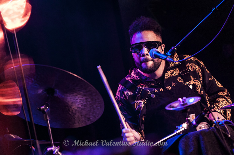 Kassa Overall featuring Theo Croker