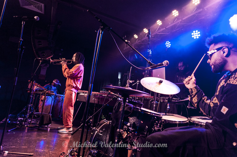 Kassa Overall featuring Theo Croker