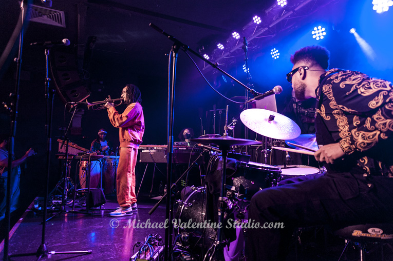 Kassa Overall featuring Theo Croker