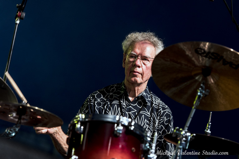 eaturing Bill Bruford