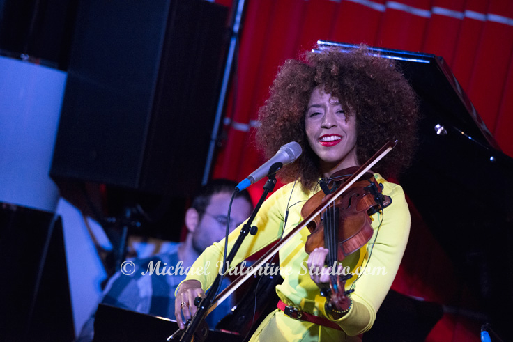 Yilian Ca&ntilde;izares 