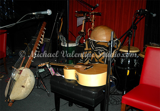 Daby Bald&eacute; band instruments