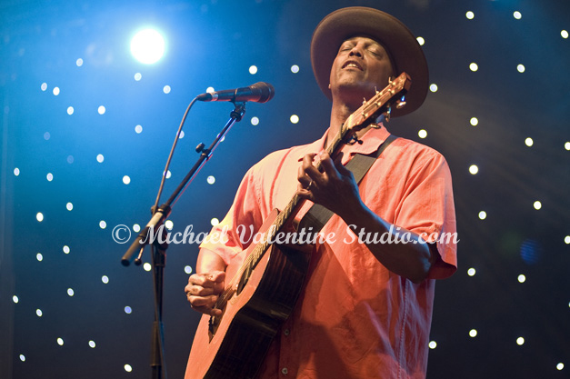 Eric Bibb