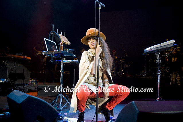 Erykah Badu 