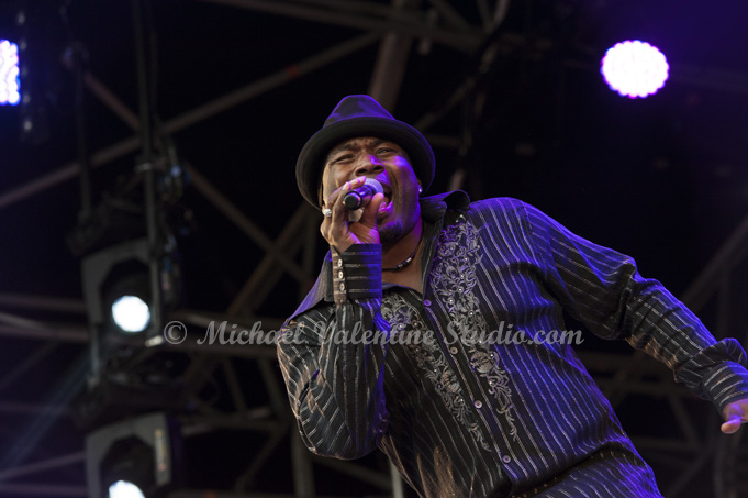 Earth Wind & Fire Experience Featuring Al McKay