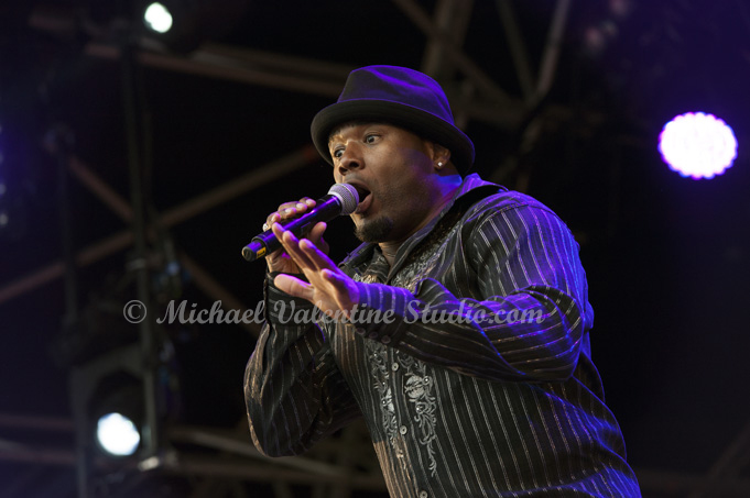 Earth Wind & Fire Experience Featuring Al McKay