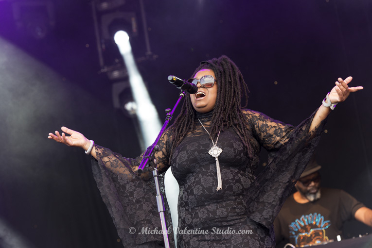 Caron Wheeler & Jazzie B - Soul II Soul